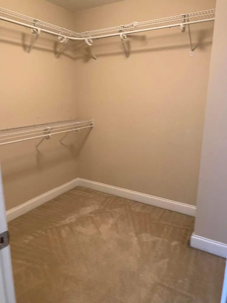 4 bed, 2227 sqft, $2,400 — Photo 4