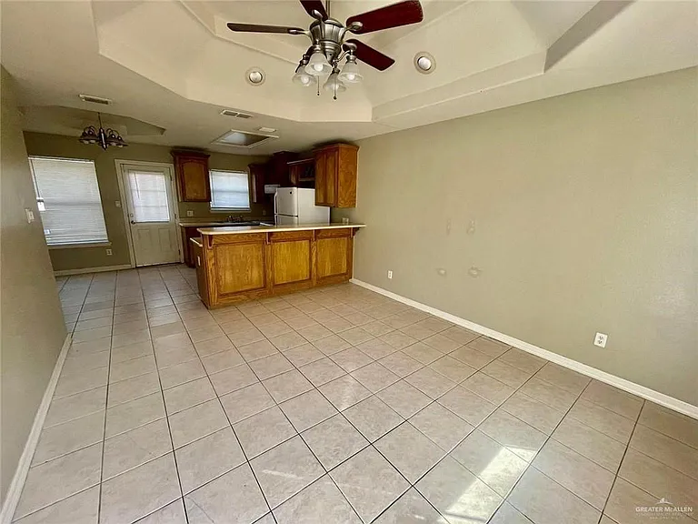 2305 N Dahlia St #2 — Photo 15