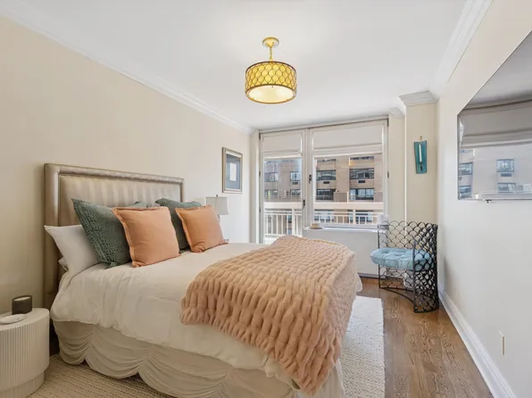 170 East 87th Street image 3 of 5