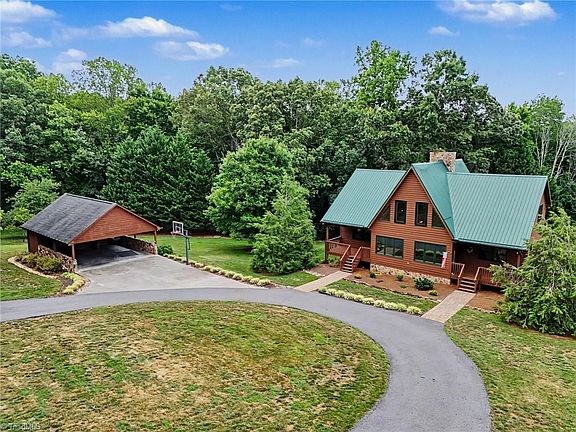 4th image of 181 Mountaineer Ln