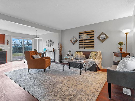 4th image of 2444 Elm Creek Ct