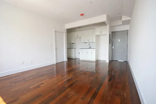 Rented by Makover Group Inc | media 2