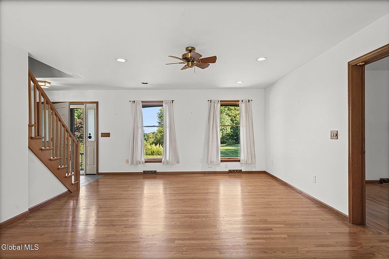 4th image of 5525 Mack Road