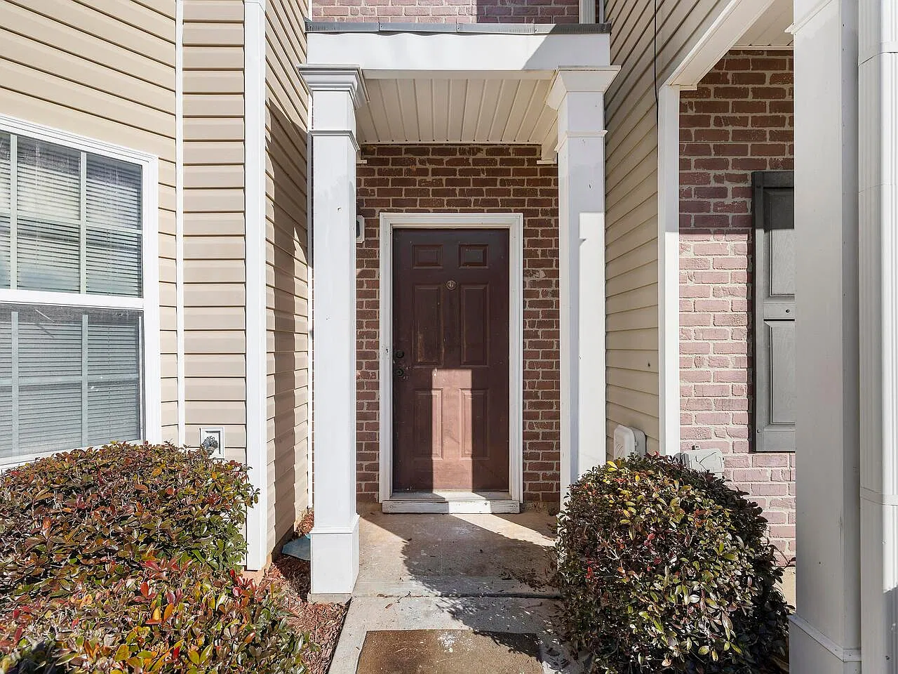 3 bed, 2.5 bath, 1366 sqft, $1,700 — Photo 3