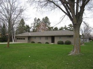 2000 River Rd, Windom, MN 56101