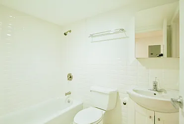 Rented by R New York