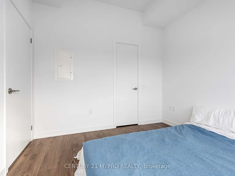 395 Dundas St W #Penthouse 02 — Photo 14