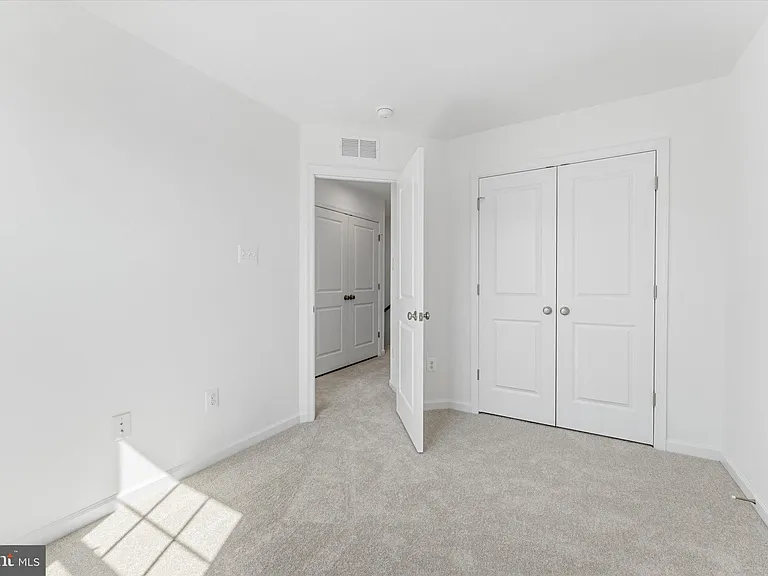505 Fontana Cir — Photo 22