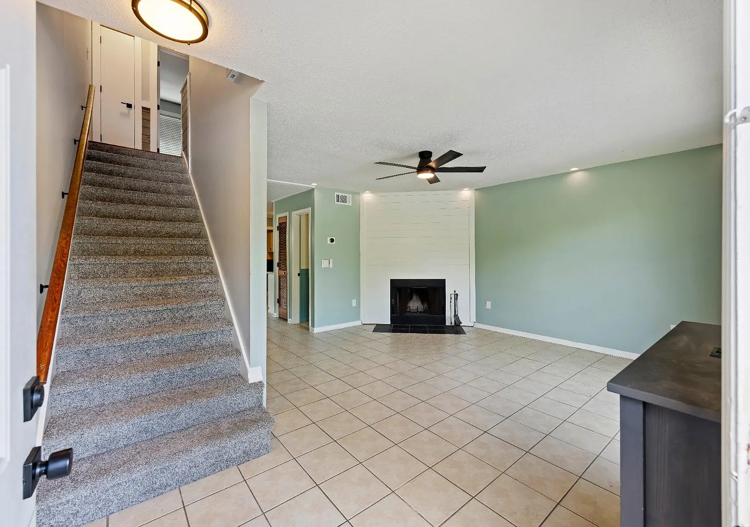 1016 Monticello Dr - 1-C — Photo 2