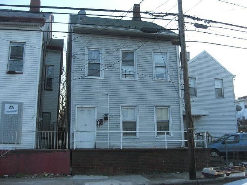 2nd image of 148 20th Ave