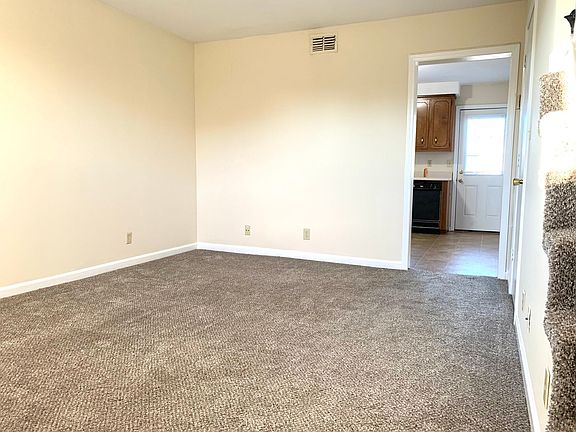 5th image of 359 Peabody Dr APT 2