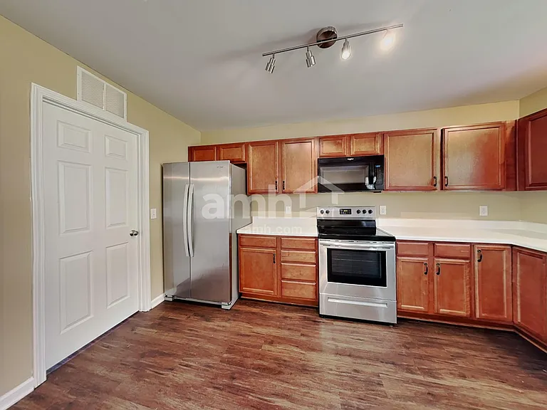 4652 Midstream Crossing Dr — Photo 3
