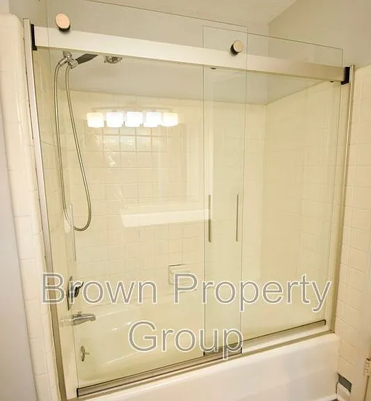 1733 Swann St — Photo 4