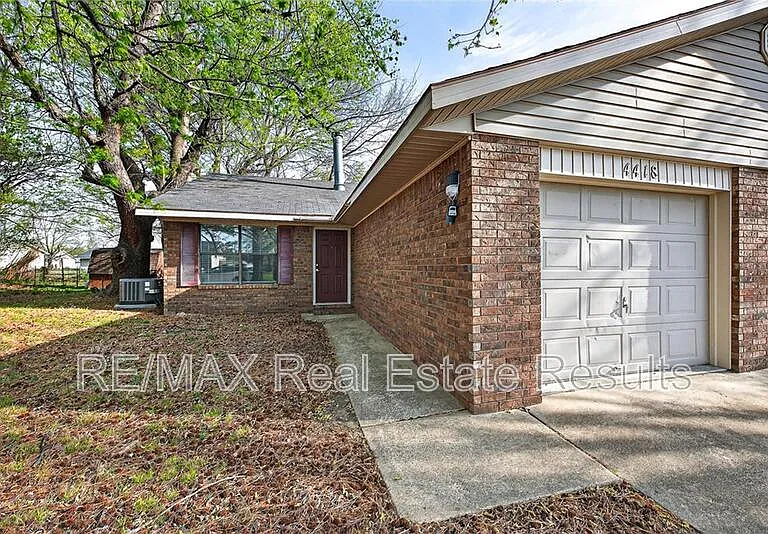 4418 W Acoma St — Photo 1