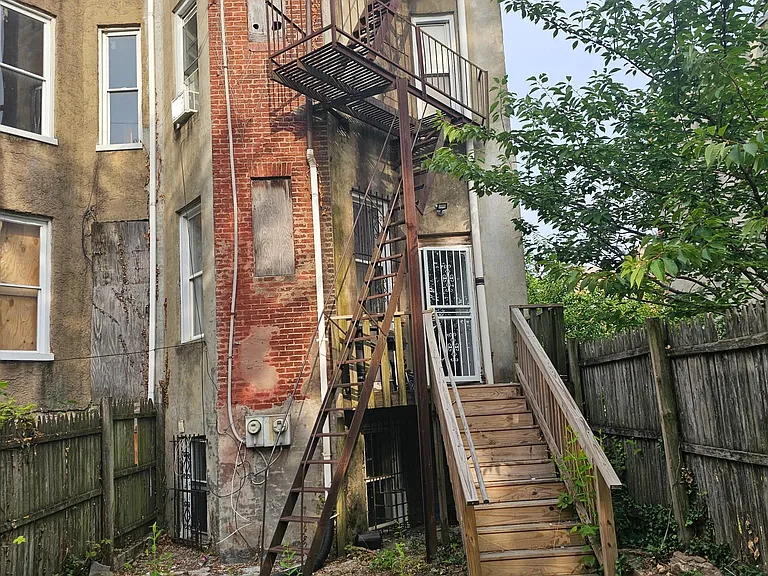 813 N Fulton Ave — Photo 17