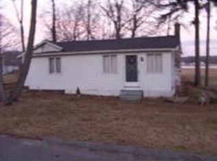 27 Ridgewood Rd, Niantic, CT 06357