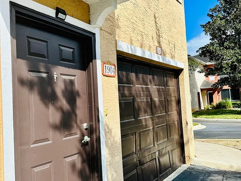 10075 Gate Pkwy N #1904 — Photo 1