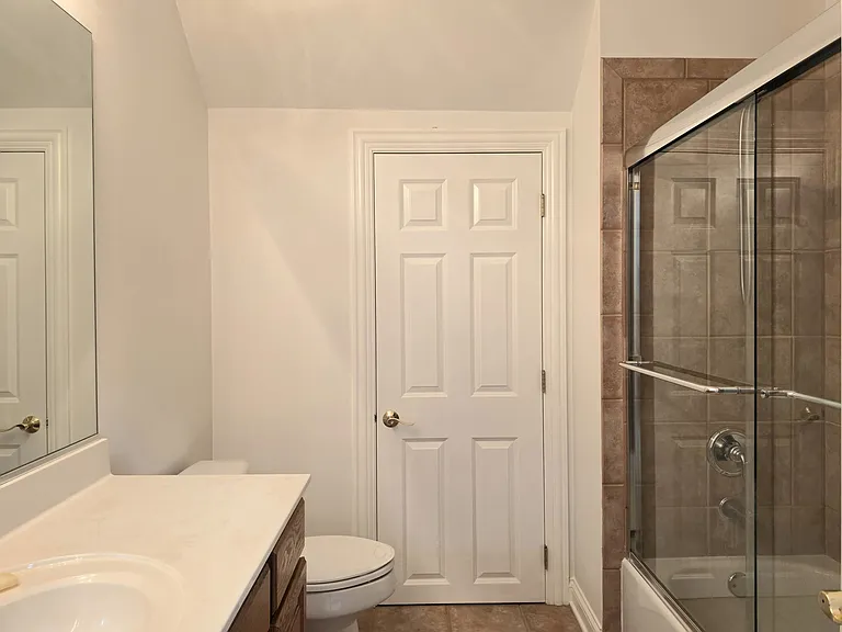 2085 Valor Ct — Photo 33