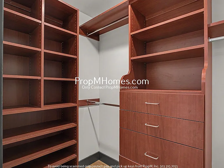 1112 Erickson St — Photo 16
