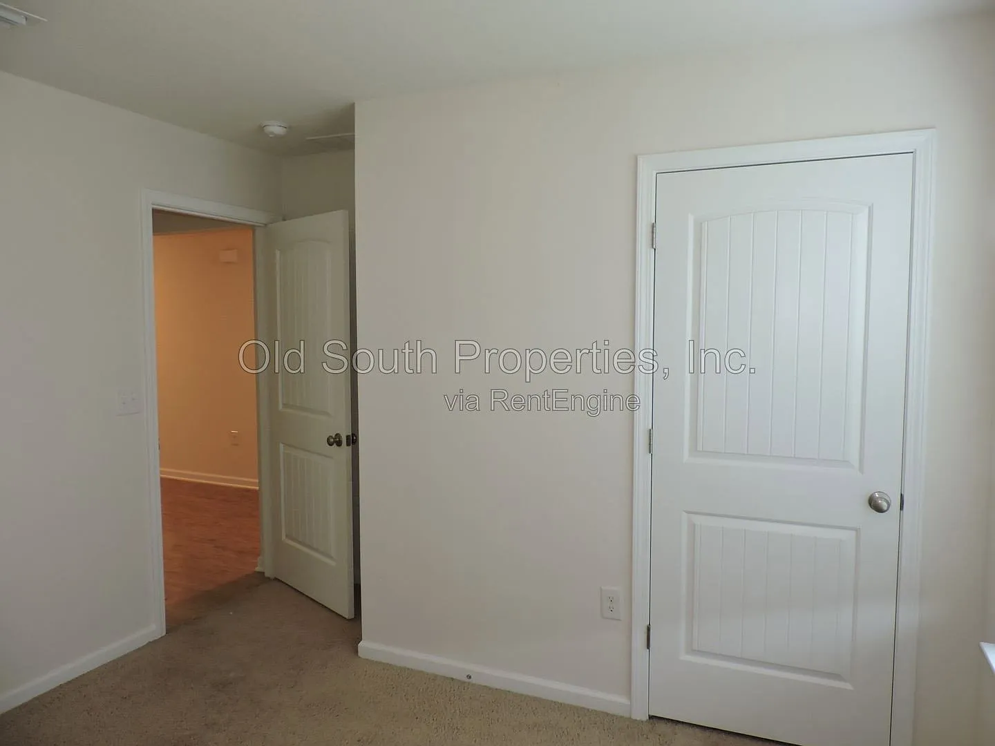 4 bed, 2.0 bath, 1827 sqft, $1,995 — Photo 4