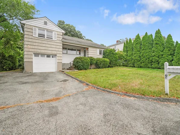 65 Westlake Drive, Thornwood, NY 10594