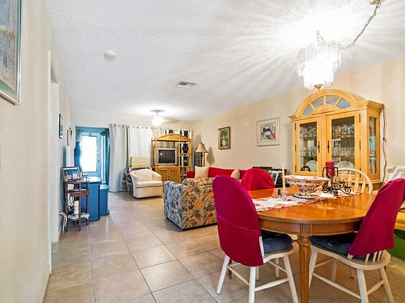4th image of 2501 Pansey Ln #8-A