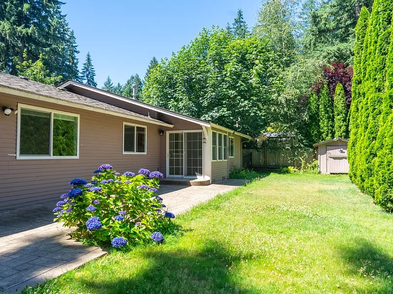 25218 SE 31st Pl — Photo 20