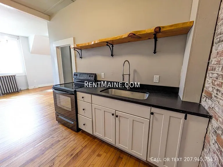 3 Cushing St #4 — Photo 1