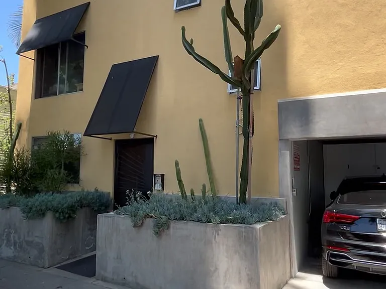 511 Rialto Ave #1 — Photo 1