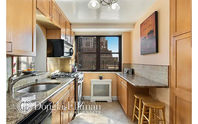 Sold by Douglas Elliman | media 4