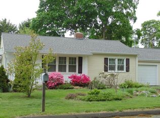 1 Lindsley St, Branford, CT 06405