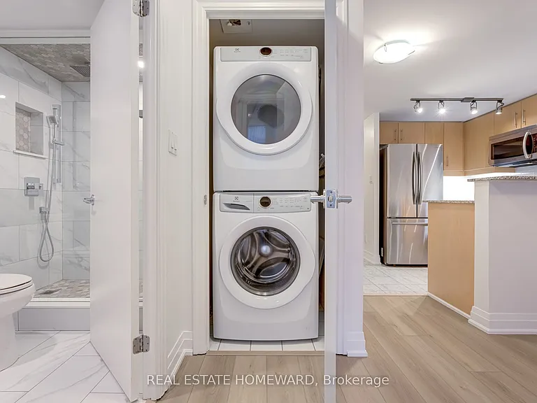 300 Bloor St E #611 — Photo 23
