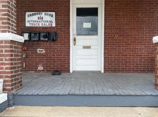 142-144 S 1st St, Canton, IL 61520