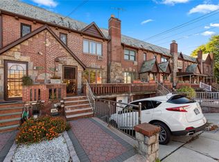 8122 77th Ave, Ridgewood, NY 11385