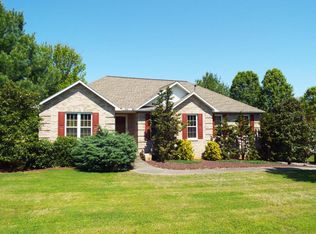 1519 Crestridge Dr, Maryville, TN 37804