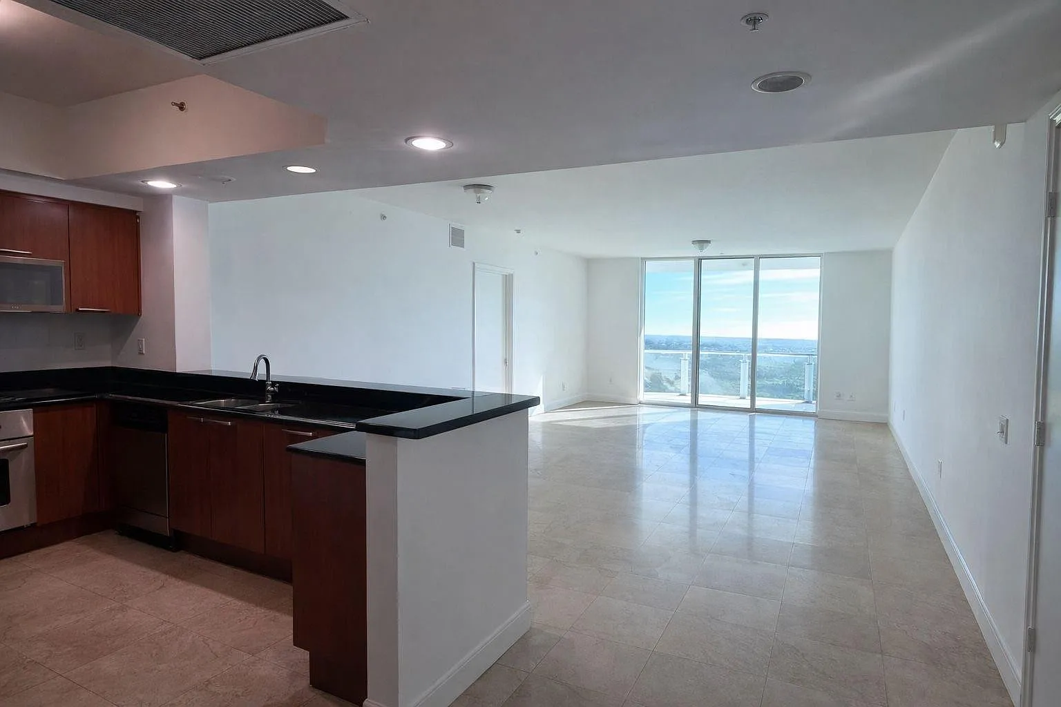 3 bed, 3.5 bath, 1967 sqft, $3,999 — Photo 1