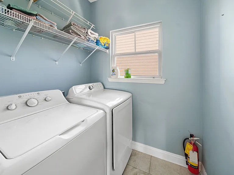 6104 Beach Dr — Photo 26