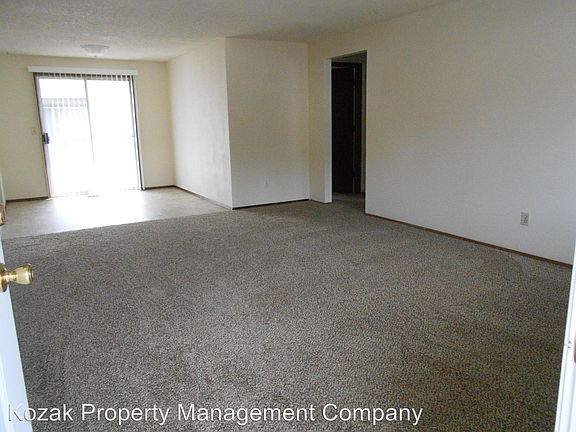 2nd image of 1522 SE Skylark Dr