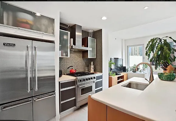 Sold by Corcoran | media 2