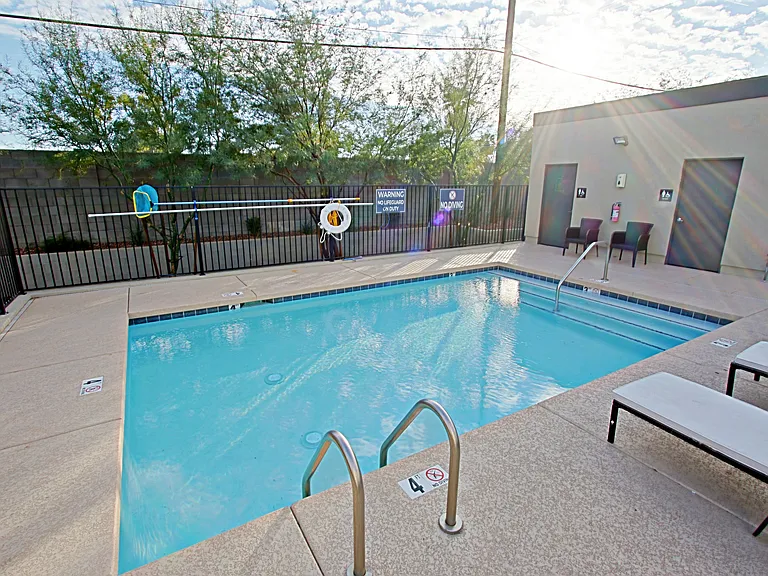 Luxana Apartments — Photo 29