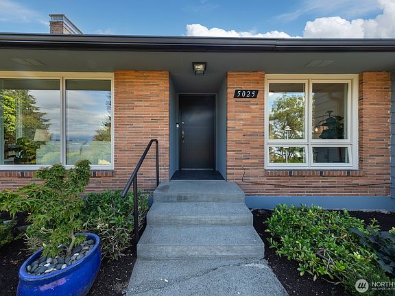 3rd image of 5025 Nicklas Place NE