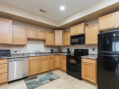 1160 NE 7th Ln — Photo 5