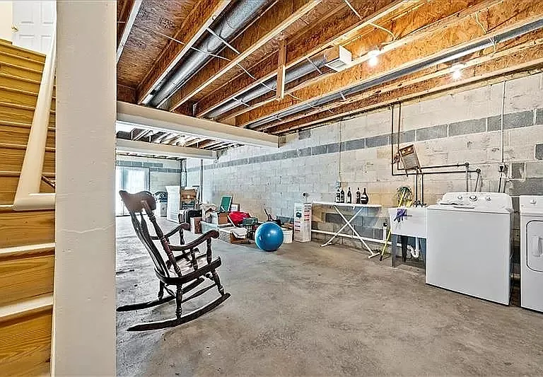 103 Paddock Ln — Photo 14