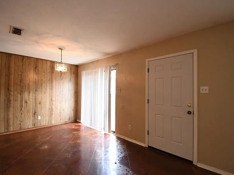 102 Parklane Dr — Photo 7