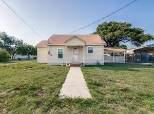 109 W H St, Meridian, TX 76665