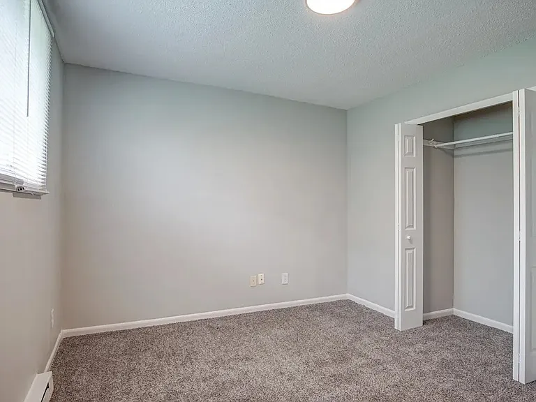 Point Place Apartments — Photo 25