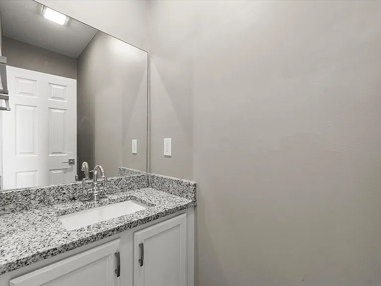 27 Corinth Rd — Photo 16