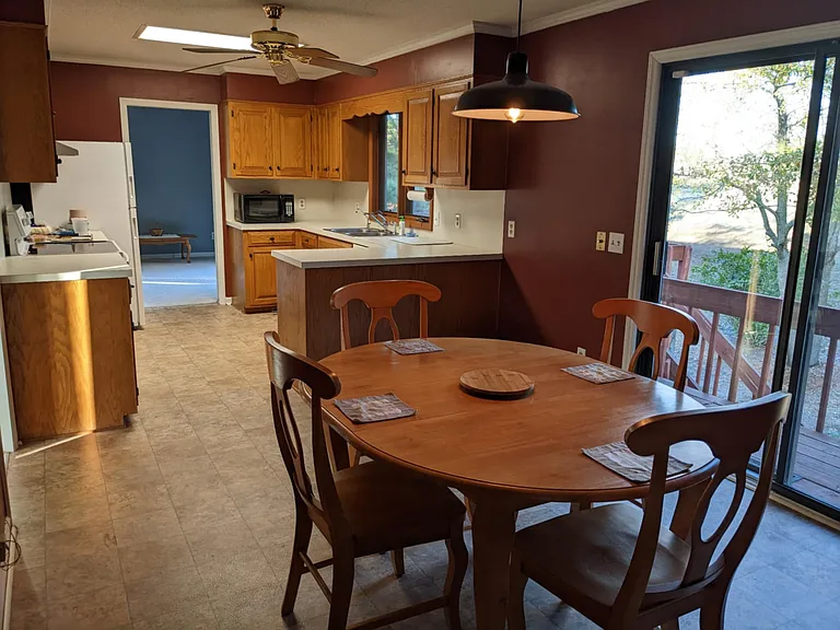 6413 Martin Cir — Photo 2