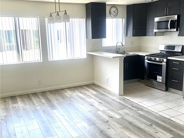 518 Oak St #7 — Photo 8