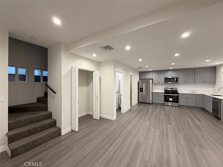 511 Azusa Ave #203 — Photo 7